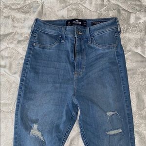 Hollister Ripped Curvy Ultra High Rise Jeans